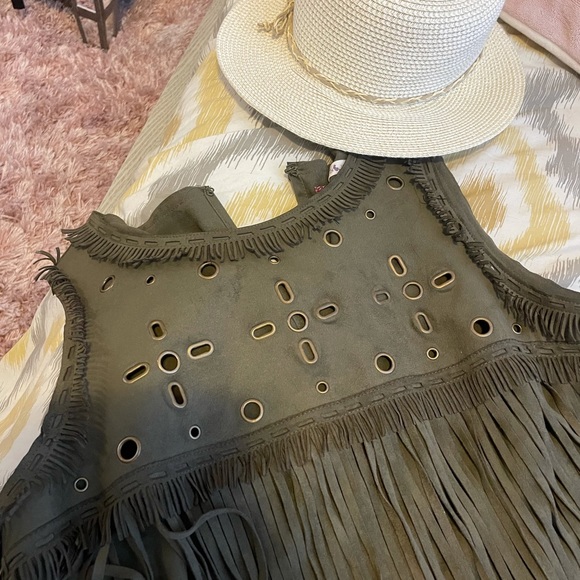 CHELSEA & VIOLET  ARMY GREEN DRESS - Picture 3 of 5